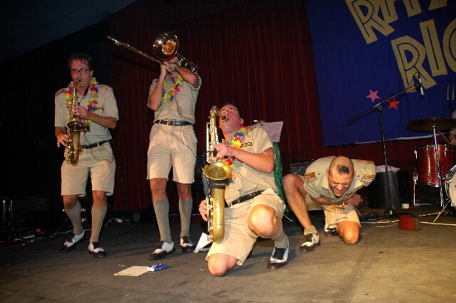 min 2005 11 27 riot 745